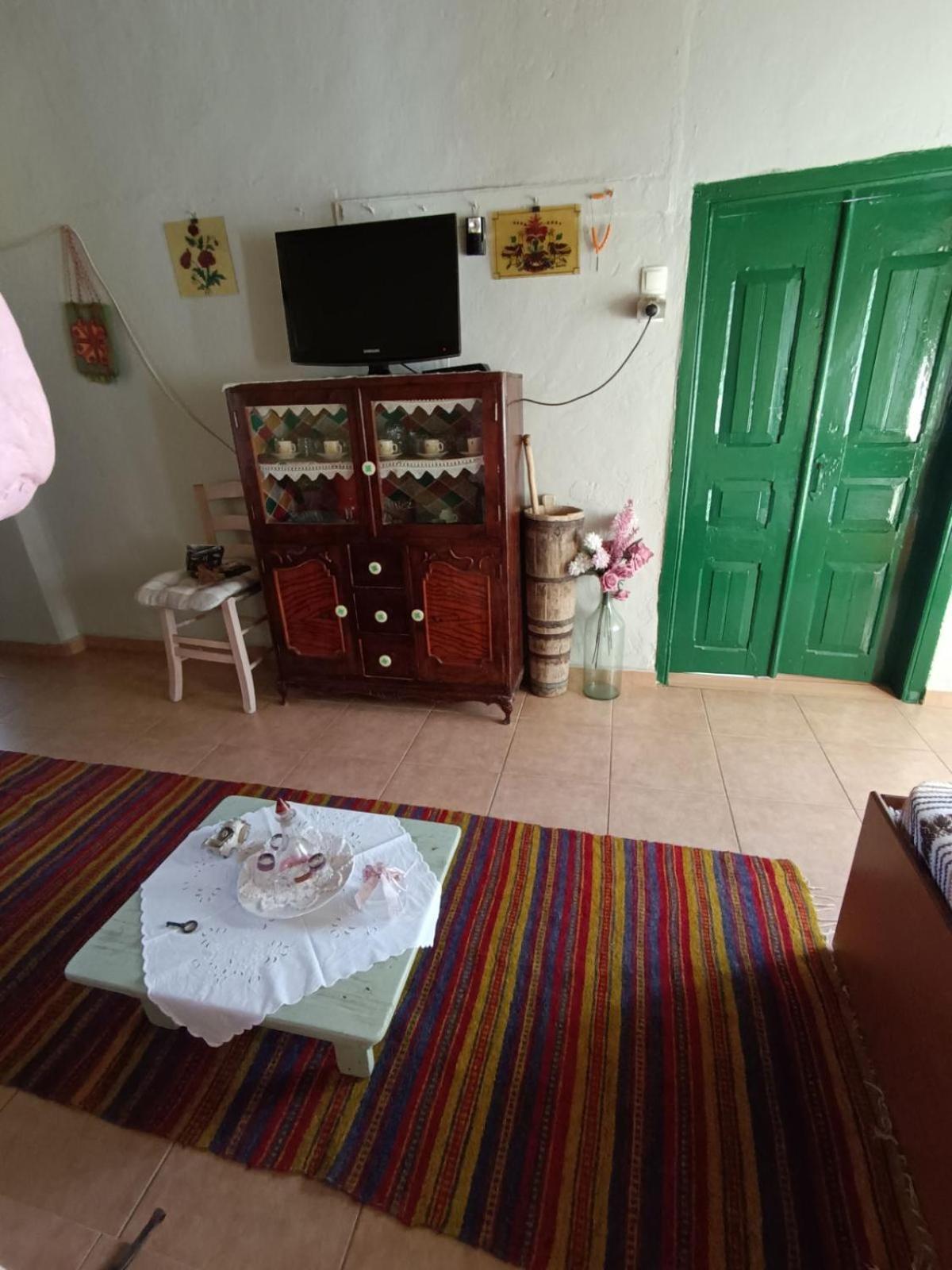 Ktimata Evdoxia Villa Platanoussa Bagian luar foto